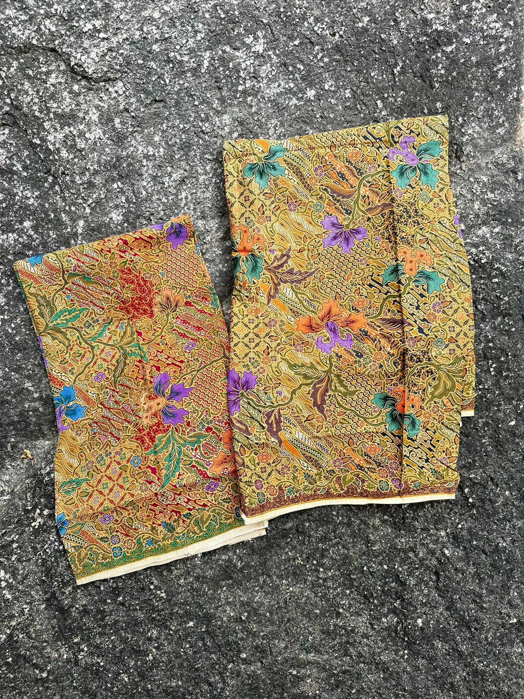 'LIBERTY' virágmintás thai batik crop top