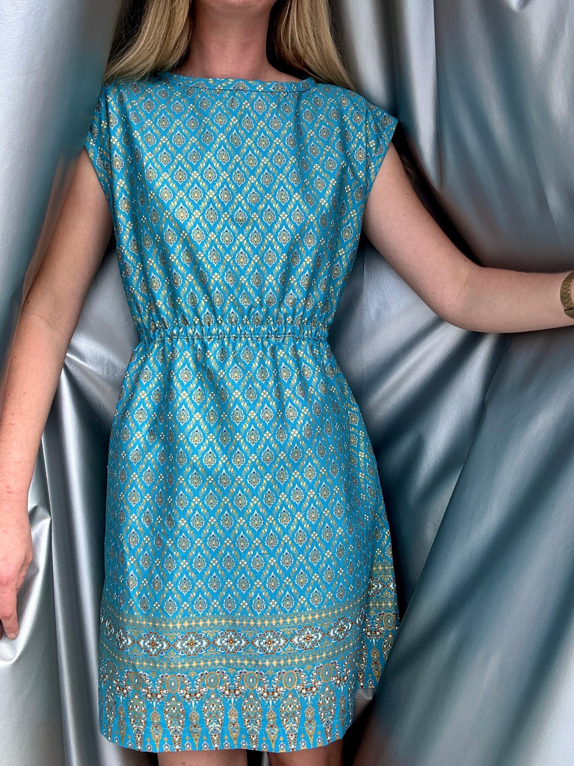 'MALVA' thai batik gumis derekú pamutvászon női ruha 'MEDIUM'